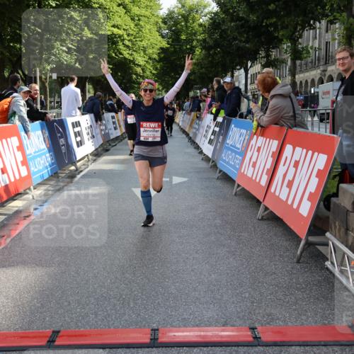 14.06.2026 - REWE Women's Run Strokosch-Dieckow http://msf.ph/oto/9787439 14.06.2026 10:16:11 Ziel 10179 meine-sportfotos.de