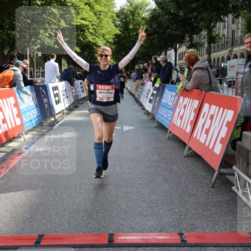 14.06.2026 - REWE Women's Run Strokosch-Dieckow http://msf.ph/oto/9787447 14.06.2026 10:16:12 Ziel 10179 meine-sportfotos.de