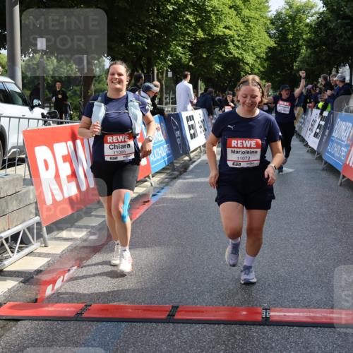 14.06.2026 - REWE Women's Run Strokosch-Dieckow http://msf.ph/oto/9787460 14.06.2026 10:16:20 Ziel 10037, 10038, 10143, 10179, 10200, 11061, 11072, 11085 meine-sportfotos.de