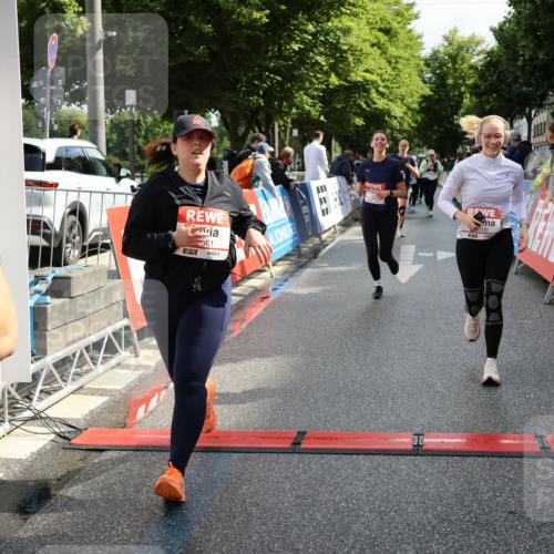 14.06.2026 - REWE Women's Run Strokosch-Dieckow http://msf.ph/oto/9787474 14.06.2026 10:16:24 Ziel 10037, 10038, 10143, 10200, 10289, 11061, 11072, 11085, 11227 meine-sportfotos.de