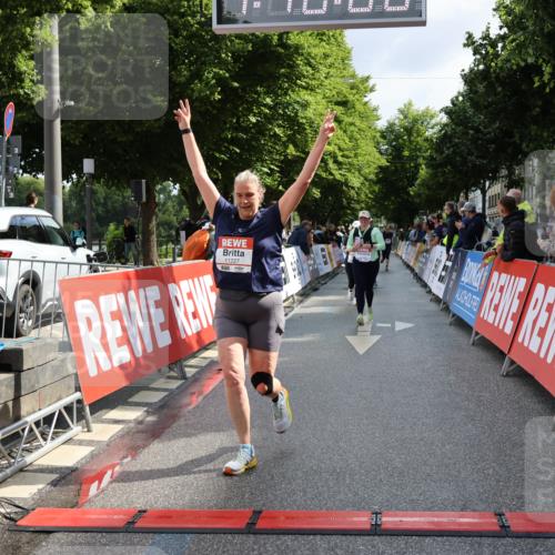 14.06.2026 - REWE Women's Run Strokosch-Dieckow http://msf.ph/oto/9787489 14.06.2026 10:16:28 Ziel 10143, 10200, 10289, 11061, 11085, 11227, 11490 meine-sportfotos.de