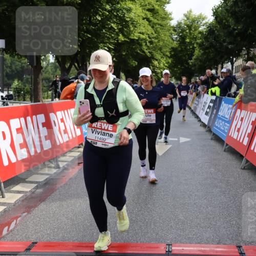 14.06.2026 - REWE Women's Run Strokosch-Dieckow http://msf.ph/oto/9787490 14.06.2026 10:16:32 Ziel 10200, 10289, 10658, 11061, 11222, 11227, 11460, 11490 meine-sportfotos.de