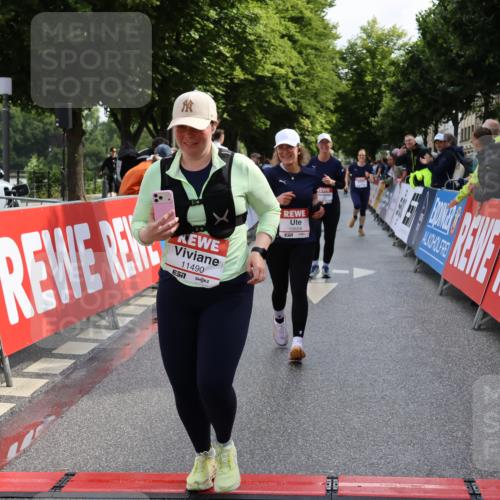 14.06.2026 - REWE Women's Run Strokosch-Dieckow http://msf.ph/oto/9787491 14.06.2026 10:16:32 Ziel 10200, 10289, 10658, 11061, 11222, 11227, 11460, 11490 meine-sportfotos.de