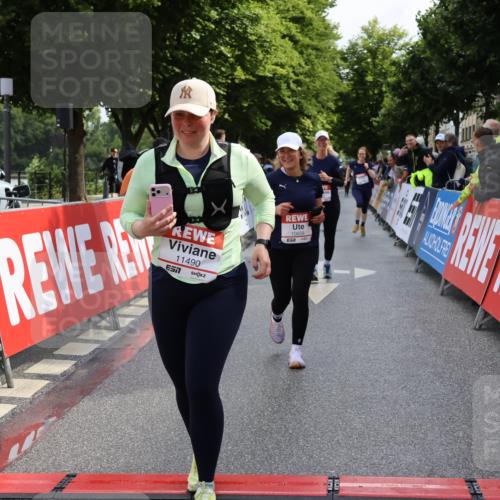 14.06.2026 - REWE Women's Run Strokosch-Dieckow http://msf.ph/oto/9787492 14.06.2026 10:16:32 Ziel 10200, 10289, 10658, 11061, 11222, 11227, 11460, 11490 meine-sportfotos.de