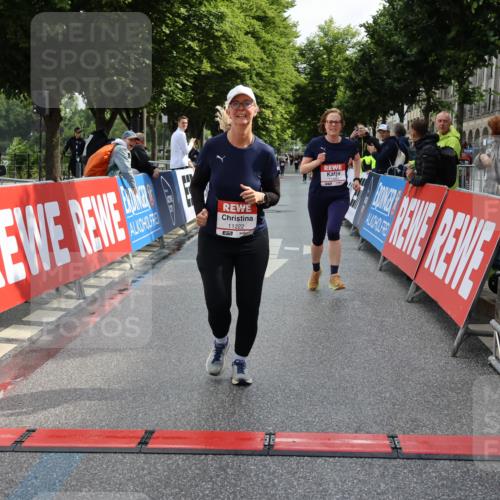 14.06.2026 - REWE Women's Run Strokosch-Dieckow http://msf.ph/oto/9787502 14.06.2026 10:16:35 Ziel 10658, 11222, 11227, 11460, 11490 meine-sportfotos.de