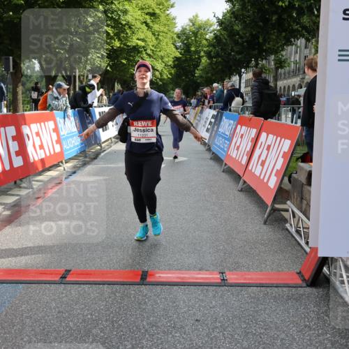 14.06.2026 - REWE Women's Run Strokosch-Dieckow http://msf.ph/oto/9787510 14.06.2026 10:16:54 Ziel 10187, 11231 meine-sportfotos.de