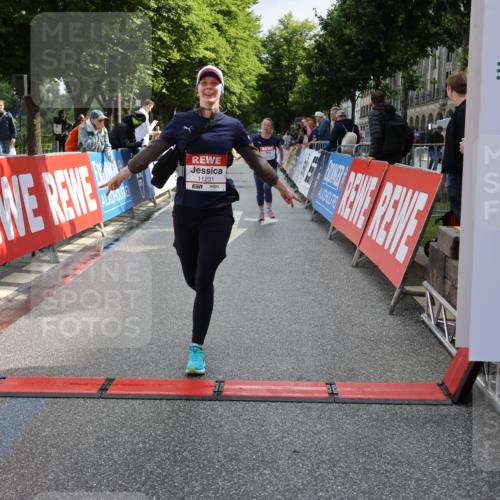 14.06.2026 - REWE Women's Run Strokosch-Dieckow http://msf.ph/oto/9787513 14.06.2026 10:16:55 Ziel 10187, 11231 meine-sportfotos.de