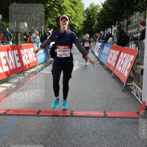 14.06.2026 - REWE Women's Run Strokosch-Dieckow http://msf.ph/oto/9787516 14.06.2026 10:16:55 Ziel 10187, 11231 meine-sportfotos.de