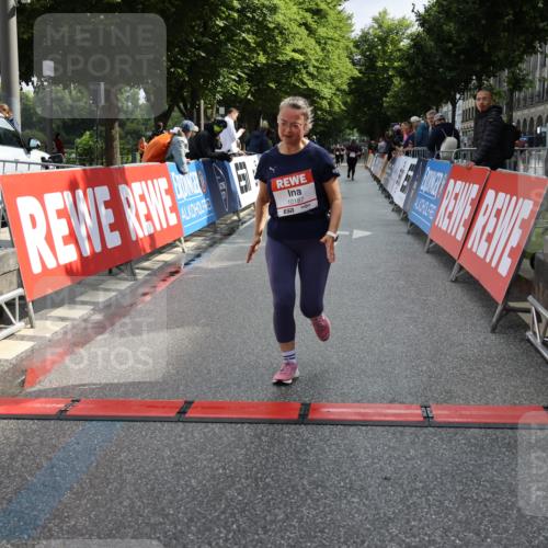 14.06.2026 - REWE Women's Run Strokosch-Dieckow http://msf.ph/oto/9787518 14.06.2026 10:16:57 Ziel 10187, 11231 meine-sportfotos.de