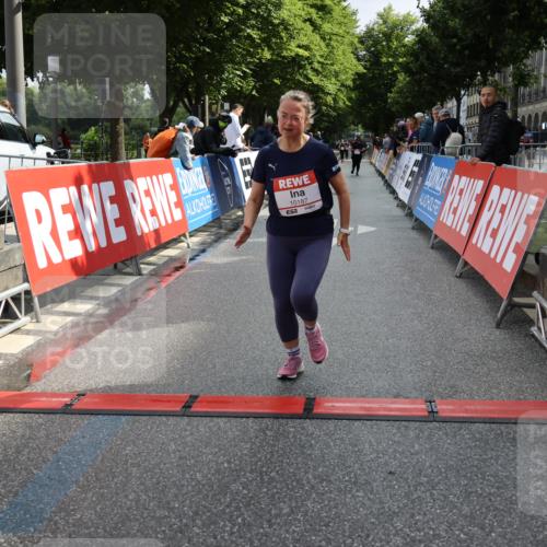 14.06.2026 - REWE Women's Run Strokosch-Dieckow http://msf.ph/oto/9787519 14.06.2026 10:16:57 Ziel 10187, 11231 meine-sportfotos.de