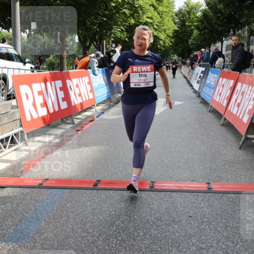 14.06.2026 - REWE Women's Run Strokosch-Dieckow http://msf.ph/oto/9787522 14.06.2026 10:16:57 Ziel 10187, 11231 meine-sportfotos.de