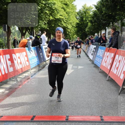 14.06.2026 - REWE Women's Run Strokosch-Dieckow http://msf.ph/oto/9787525 14.06.2026 10:17:09 Ziel 11299 meine-sportfotos.de