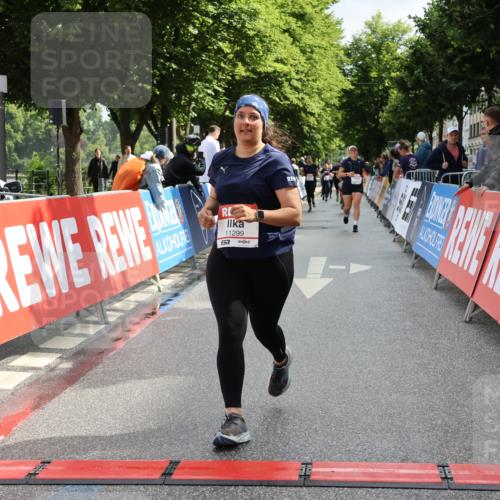 14.06.2026 - REWE Women's Run Strokosch-Dieckow http://msf.ph/oto/9787528 14.06.2026 10:17:09 Ziel 11299 meine-sportfotos.de