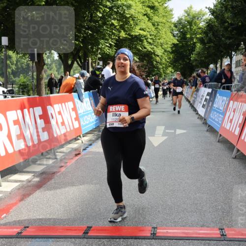 14.06.2026 - REWE Women's Run Strokosch-Dieckow http://msf.ph/oto/9787529 14.06.2026 10:17:10 Ziel 10829, 11299 meine-sportfotos.de