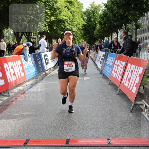 14.06.2026 - REWE Women's Run Strokosch-Dieckow http://msf.ph/oto/9787531 14.06.2026 10:17:14 Ziel 10035, 10216, 10829, 11299 meine-sportfotos.de