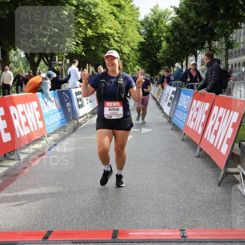 14.06.2026 - REWE Women's Run Strokosch-Dieckow http://msf.ph/oto/9787532 14.06.2026 10:17:14 Ziel 10035, 10216, 10829, 11299 meine-sportfotos.de