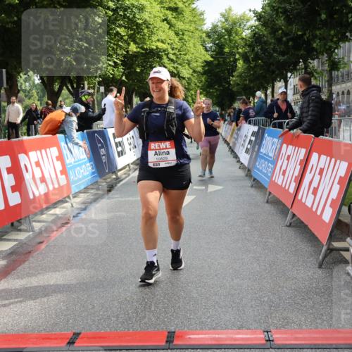 14.06.2026 - REWE Women's Run Strokosch-Dieckow http://msf.ph/oto/9787533 14.06.2026 10:17:14 Ziel 10035, 10216, 10829, 11299 meine-sportfotos.de