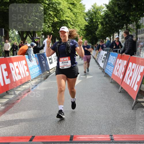 14.06.2026 - REWE Women's Run Strokosch-Dieckow http://msf.ph/oto/9787534 14.06.2026 10:17:14 Ziel 10035, 10216, 10829, 11299 meine-sportfotos.de