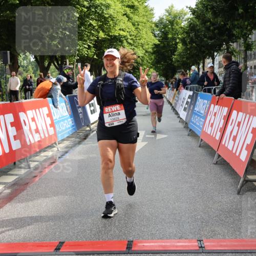 14.06.2026 - REWE Women's Run Strokosch-Dieckow http://msf.ph/oto/9787535 14.06.2026 10:17:14 Ziel 10035, 10216, 10829, 11299 meine-sportfotos.de