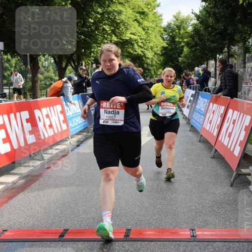 14.06.2026 - REWE Women's Run Strokosch-Dieckow http://msf.ph/oto/9787547 14.06.2026 10:17:20 Ziel 10035, 10216, 10829, 10957, 11000, 11226 meine-sportfotos.de