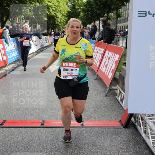 14.06.2026 - REWE Women's Run Strokosch-Dieckow http://msf.ph/oto/9787551 14.06.2026 10:17:21 Ziel 10035, 10216, 10829, 10957, 11000, 11226 meine-sportfotos.de