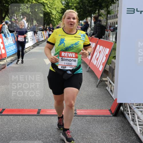 14.06.2026 - REWE Women's Run Strokosch-Dieckow http://msf.ph/oto/9787553 14.06.2026 10:17:21 Ziel 10035, 10216, 10829, 10957, 11000, 11226 meine-sportfotos.de