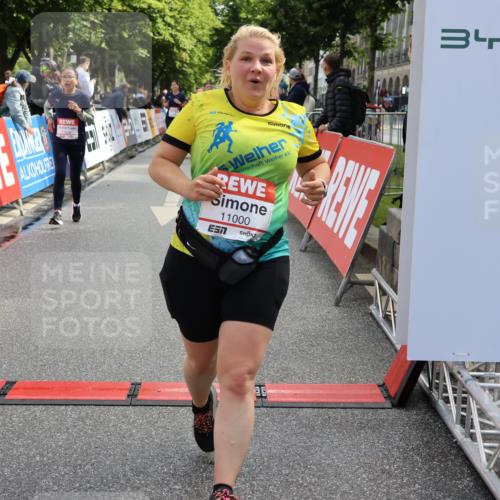 14.06.2026 - REWE Women's Run Strokosch-Dieckow http://msf.ph/oto/9787554 14.06.2026 10:17:21 Ziel 10035, 10216, 10829, 10957, 11000, 11226 meine-sportfotos.de
