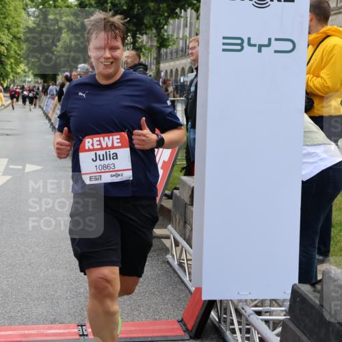 14.06.2026 - REWE Women's Run Strokosch-Dieckow http://msf.ph/oto/9787575 14.06.2026 10:17:31 Ziel 10863, 10990, 11088, 11226, 11400 meine-sportfotos.de