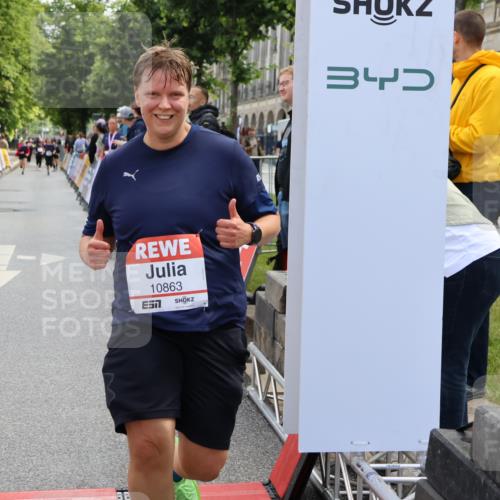 14.06.2026 - REWE Women's Run Strokosch-Dieckow http://msf.ph/oto/9787576 14.06.2026 10:17:31 Ziel 10863, 10990, 11088, 11226, 11400 meine-sportfotos.de
