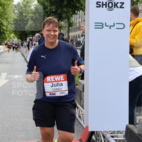 14.06.2026 - REWE Women's Run Strokosch-Dieckow http://msf.ph/oto/9787577 14.06.2026 10:17:31 Ziel 10863, 10990, 11088, 11226, 11400 meine-sportfotos.de