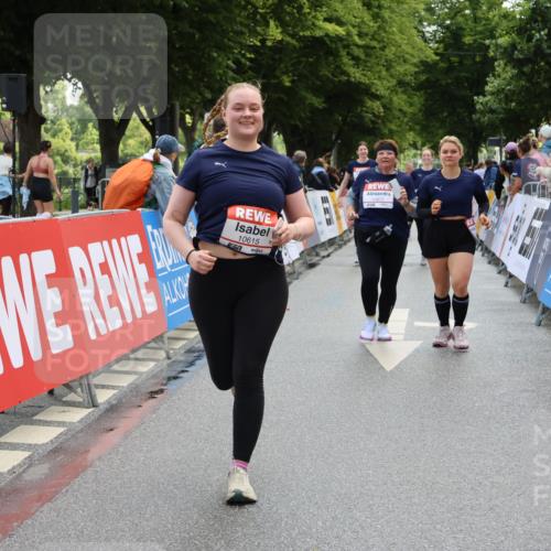 14.06.2026 - REWE Women's Run Strokosch-Dieckow http://msf.ph/oto/9787589 14.06.2026 10:17:54 Ziel 10316, 10615, 10877 meine-sportfotos.de