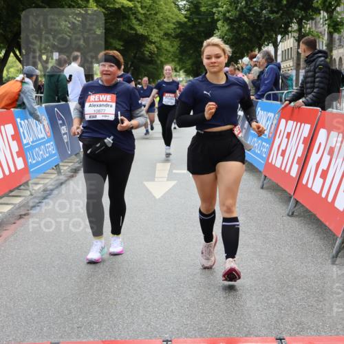 14.06.2026 - REWE Women's Run Strokosch-Dieckow http://msf.ph/oto/9787596 14.06.2026 10:17:56 Ziel 10316, 10615, 10797, 10807, 10877 meine-sportfotos.de