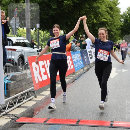14.06.2026 - REWE Women's Run Strokosch-Dieckow http://msf.ph/oto/9787602 14.06.2026 10:18:00 Ziel 10316, 10456, 10615, 10797, 10807, 10877, 10941 meine-sportfotos.de