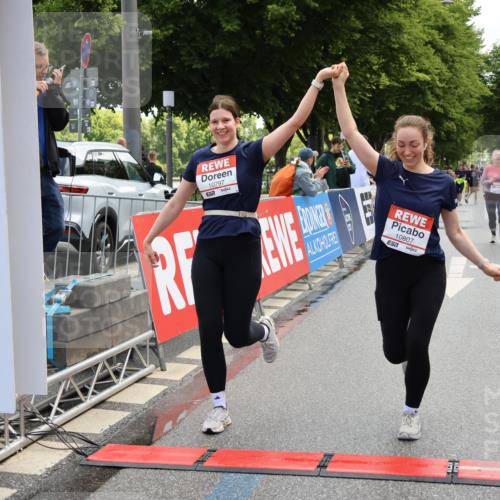 14.06.2026 - REWE Women's Run Strokosch-Dieckow http://msf.ph/oto/9787604 14.06.2026 10:18:00 Ziel 10316, 10456, 10615, 10797, 10807, 10877, 10941 meine-sportfotos.de
