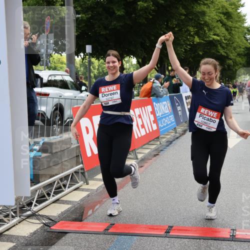14.06.2026 - REWE Women's Run Strokosch-Dieckow http://msf.ph/oto/9787605 14.06.2026 10:18:00 Ziel 10316, 10456, 10615, 10797, 10807, 10877, 10941 meine-sportfotos.de
