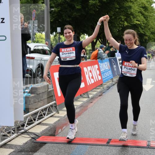 14.06.2026 - REWE Women's Run Strokosch-Dieckow http://msf.ph/oto/9787607 14.06.2026 10:18:00 Ziel 10316, 10456, 10615, 10797, 10807, 10877, 10941 meine-sportfotos.de