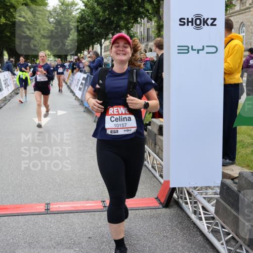 14.06.2026 - REWE Women's Run Strokosch-Dieckow http://msf.ph/oto/9787620 14.06.2026 10:18:10 Ziel 10157, 10456, 10941, 11449 meine-sportfotos.de