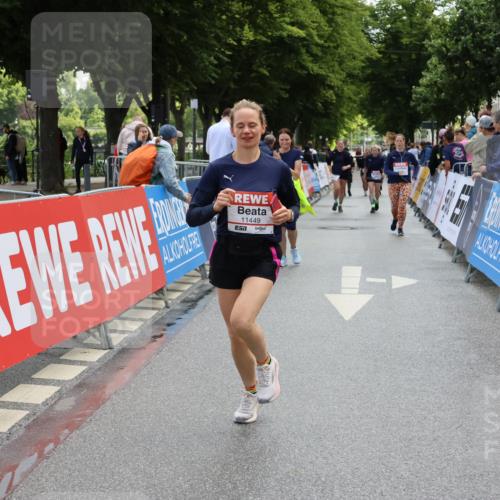 14.06.2026 - REWE Women's Run Strokosch-Dieckow http://msf.ph/oto/9787622 14.06.2026 10:18:11 Ziel 10157, 10456, 10941, 11449 meine-sportfotos.de