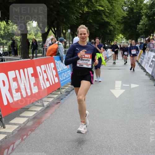 14.06.2026 - REWE Women's Run Strokosch-Dieckow http://msf.ph/oto/9787623 14.06.2026 10:18:12 Ziel 10157, 10456, 10941, 11189, 11449 meine-sportfotos.de