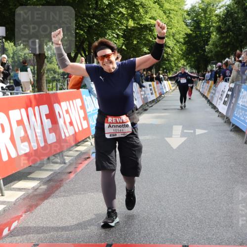 14.06.2026 - REWE Women's Run Strokosch-Dieckow http://msf.ph/oto/9787653 14.06.2026 10:18:26 Ziel 10141, 10515, 10707, 10851, 10865, 10866, 11314 meine-sportfotos.de