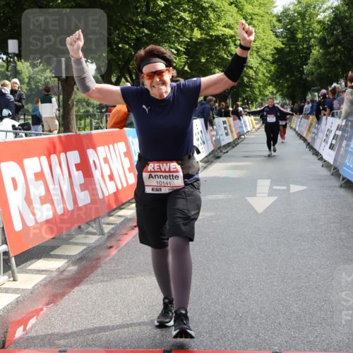 14.06.2026 - REWE Women's Run Strokosch-Dieckow http://msf.ph/oto/9787655 14.06.2026 10:18:26 Ziel 10141, 10515, 10707, 10851, 10865, 10866, 11314 meine-sportfotos.de