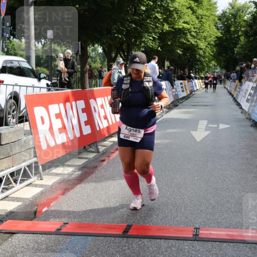 14.06.2026 - REWE Women's Run Strokosch-Dieckow http://msf.ph/oto/9787667 14.06.2026 10:18:37 Ziel 10684, 10864 meine-sportfotos.de