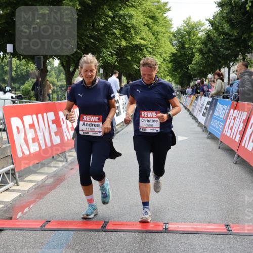 14.06.2026 - REWE Women's Run Strokosch-Dieckow http://msf.ph/oto/9787672 14.06.2026 10:18:51 Ziel 10506, 11100 meine-sportfotos.de
