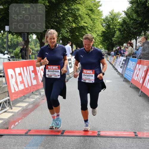 14.06.2026 - REWE Women's Run Strokosch-Dieckow http://msf.ph/oto/9787673 14.06.2026 10:18:51 Ziel 10506, 11100 meine-sportfotos.de