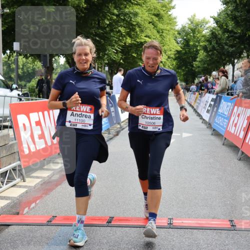 14.06.2026 - REWE Women's Run Strokosch-Dieckow http://msf.ph/oto/9787676 14.06.2026 10:18:51 Ziel 10506, 11100 meine-sportfotos.de