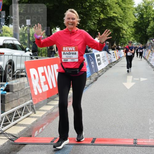 14.06.2026 - REWE Women's Run Strokosch-Dieckow http://msf.ph/oto/9787684 14.06.2026 10:19:05 Ziel 10161 meine-sportfotos.de