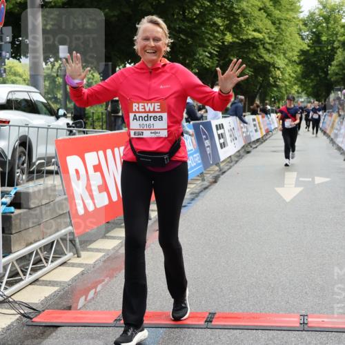 14.06.2026 - REWE Women's Run Strokosch-Dieckow http://msf.ph/oto/9787685 14.06.2026 10:19:05 Ziel 10161 meine-sportfotos.de
