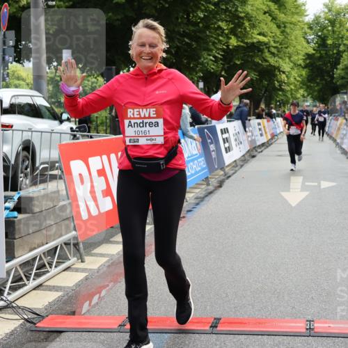 14.06.2026 - REWE Women's Run Strokosch-Dieckow http://msf.ph/oto/9787686 14.06.2026 10:19:05 Ziel 10161 meine-sportfotos.de