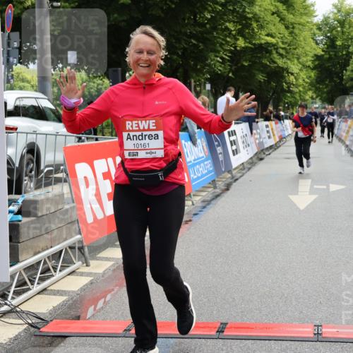 14.06.2026 - REWE Women's Run Strokosch-Dieckow http://msf.ph/oto/9787687 14.06.2026 10:19:05 Ziel 10161 meine-sportfotos.de