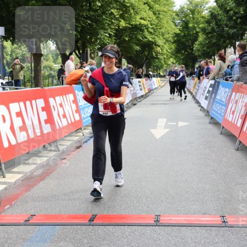 14.06.2026 - REWE Women's Run Strokosch-Dieckow http://msf.ph/oto/9787689 14.06.2026 10:19:10 Ziel 10161, 11392 meine-sportfotos.de